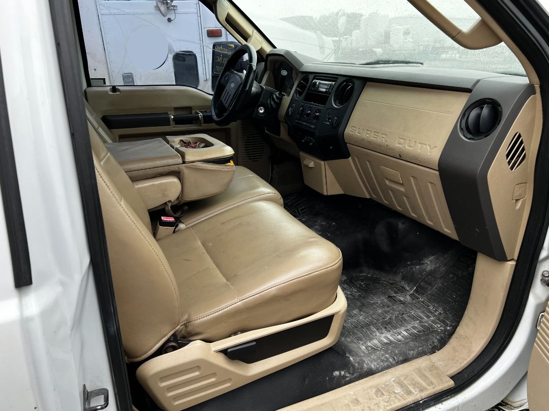 2010 FORD F-350 - Image 8